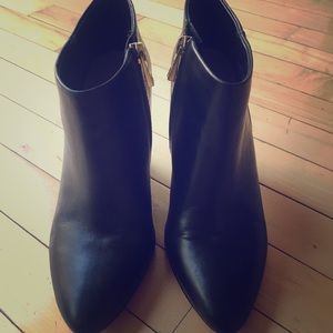 Ann Taylor wedge zipper bootie, size 7M